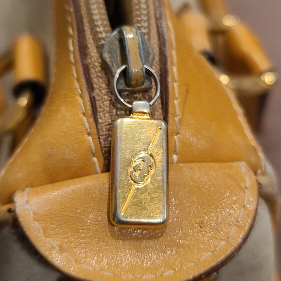 Authentic Vintage Gucci Handbag - Picture 10 of 10